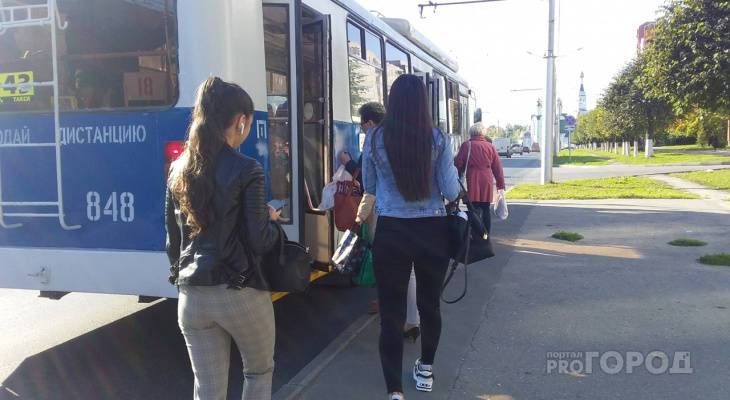 Чебоксарцев высаживают из троллейбусов из-за ошибок терминалов: "Оплата не прошла, чек не вышел"