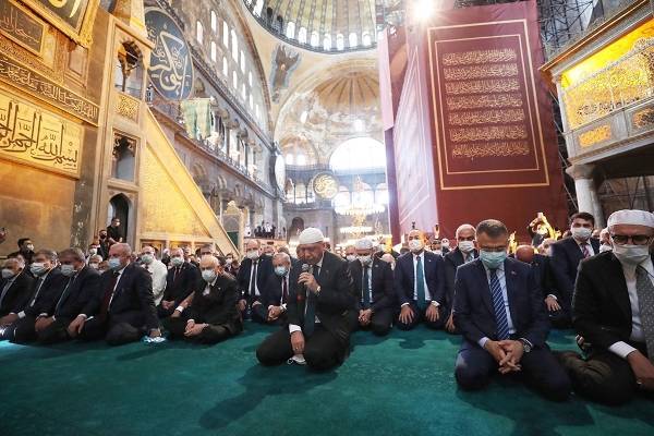 Эрдоган откроет новую мечеть рядом с символом светской Турции в Стамбуле