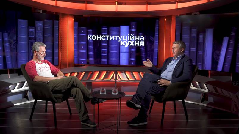 Романенко считает, что Зеленский сумел показать, что именно он главный в Украине