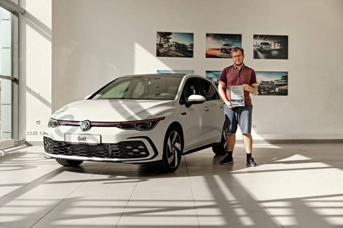 Новый Volkswagen Golf передан первому российскому покупателю