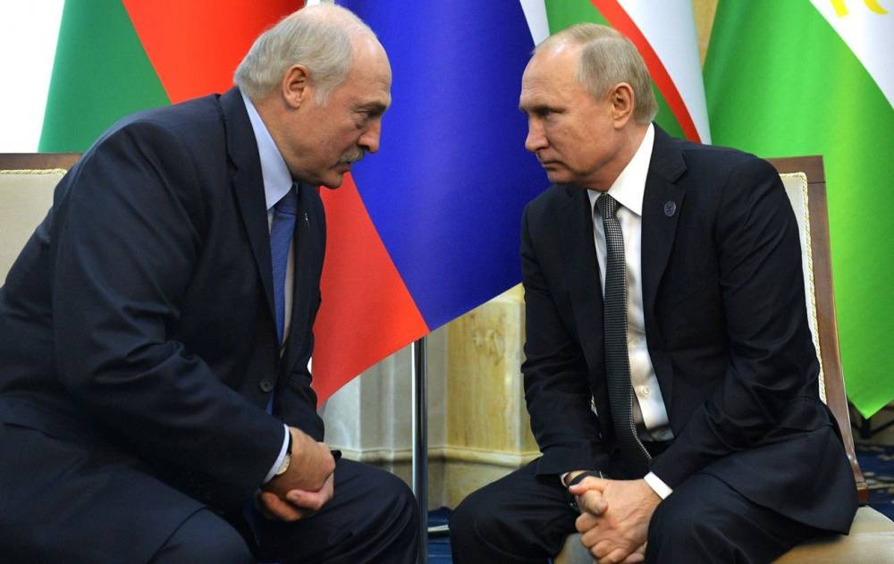 Остановка самолета и санкции: в Кремле раскрыли часть разговора Путина и Лукшенко