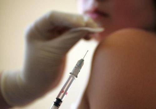 Киевлян начали вакцинировать в Международном выставочном центре