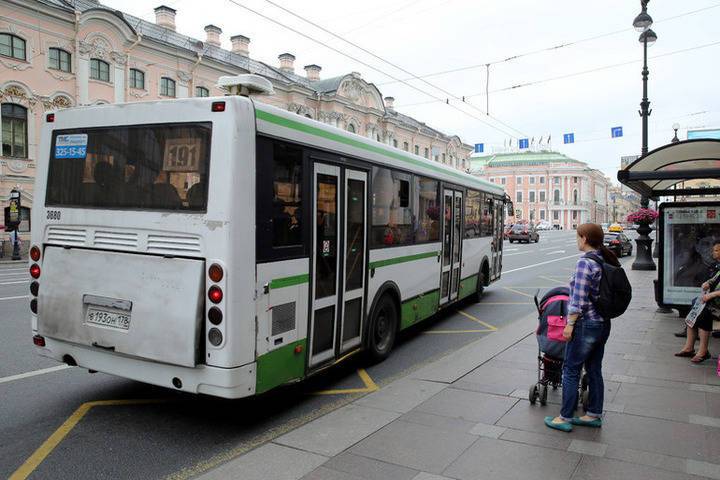 Общественный транспорт в Петербурге переведут на газ за два года