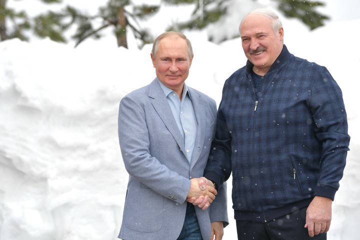 В Кремле сообщили о продолжении переговоров Путина и Лукашенко в Сочи