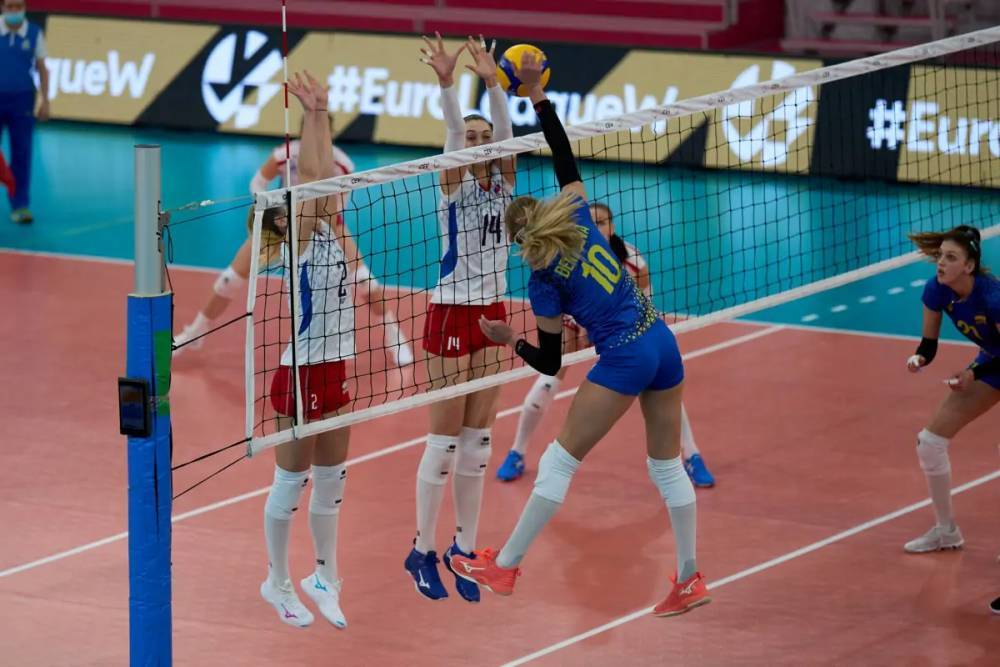 Женская сборная Украины по волейболу добыла волевую победу над Словакией в Золотой Евролиге