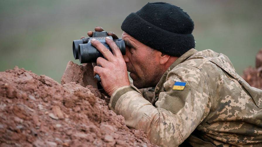В Донбассе подорвался украинский военный