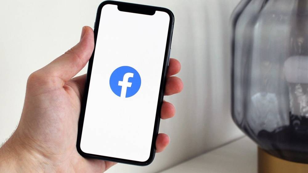 Пользователей Facebook и Instagram начали "запугивать" для сбора личных данных