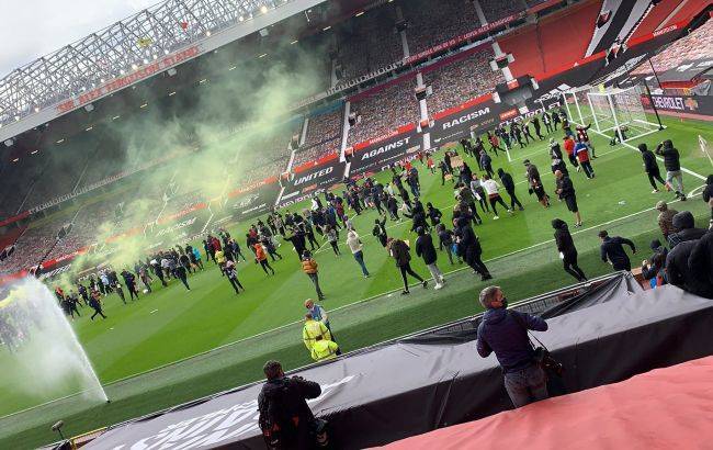Фанаты Манчестер Юнайтед устроили громкий протест (ВИДЕО) и мира