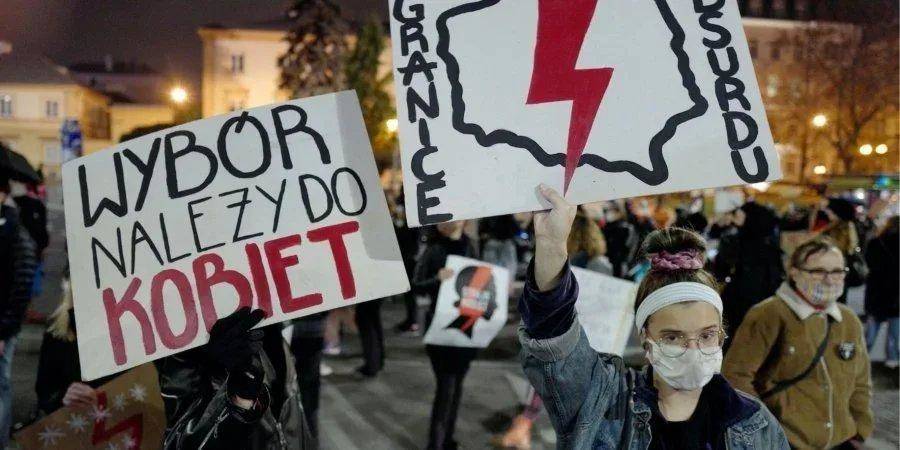 Польша просила Чехию изменить законопроект об абортах, чтобы предотвратить «абортный туризм» полек