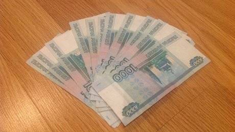 В Кремле разъяснили, кто из школьников получит 10 000 рублей