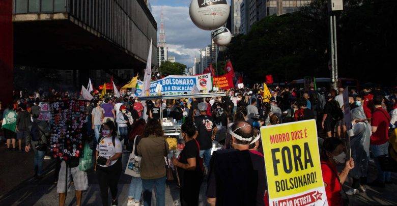 В Бразилии прошли массовые митинги против коронавирусной политики президента Болсонару