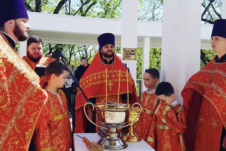 Крестный ход по источникам воды совершили священники в Железноводске
