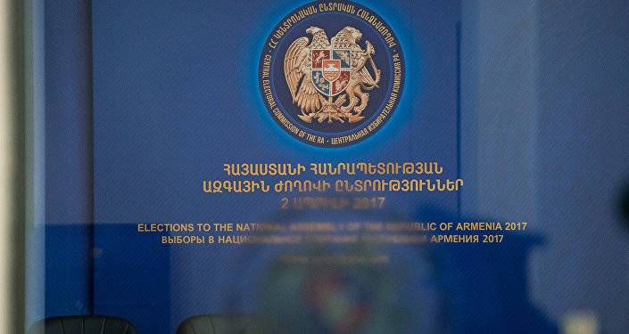 ЦИК опубликовал порядок голосования в выборах незарегистрированных в Армении избирателей