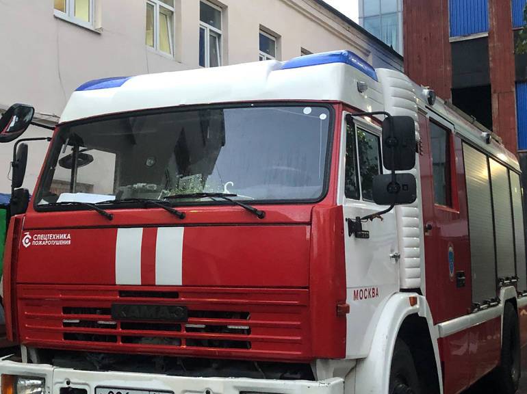 В Петербурге квартира сгорела из-за брошенного во время застолья окурка