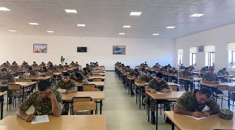 В азербайджанской армии проводятся опросы для изучения интересов личного состава (ФОТО)