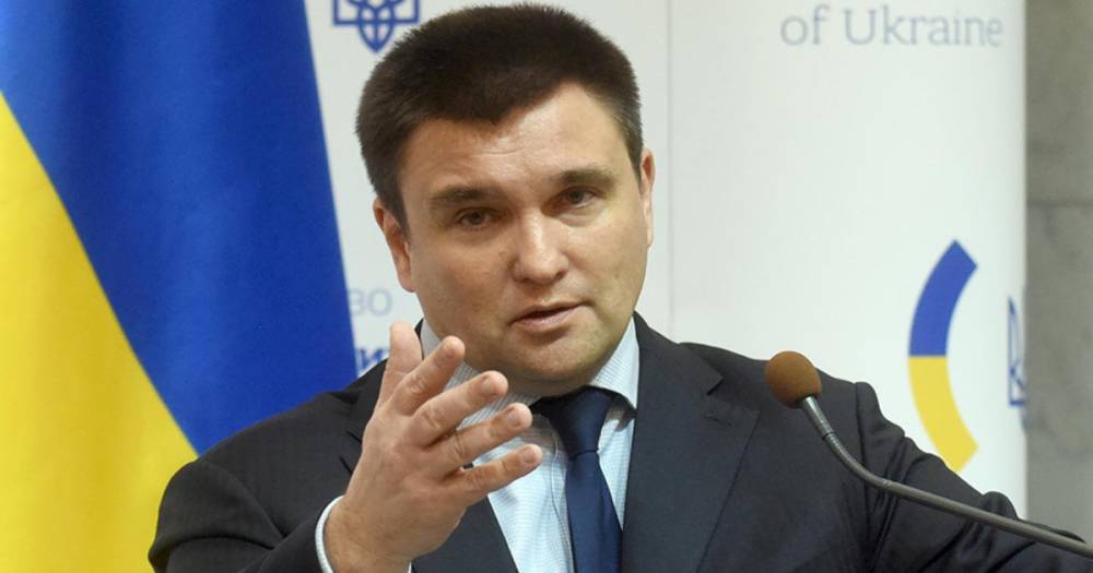 Экс-глава МИД Украины посетовал на нежелание украинцев вступать в НАТО