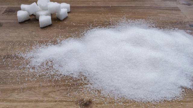 Эксперт: цены на сахар подрастут после 1 июня