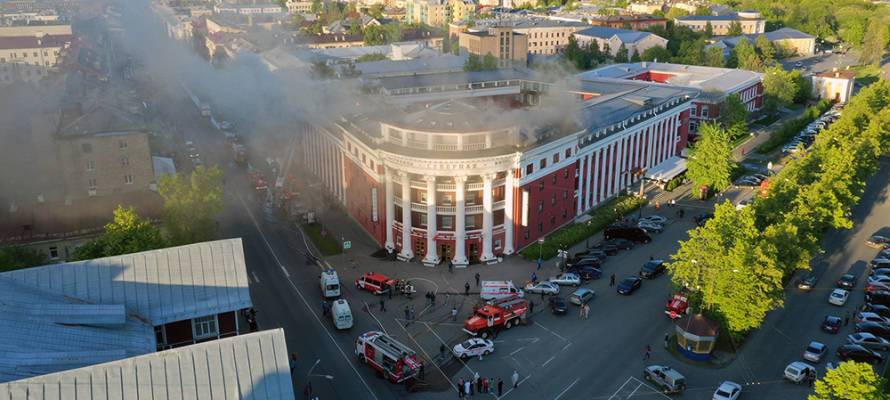 Названы предварительные причины пожара в гостинице «Северная» в Петрозаводске