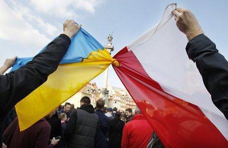 В Польше планируют упростить предоставление работы украинцам