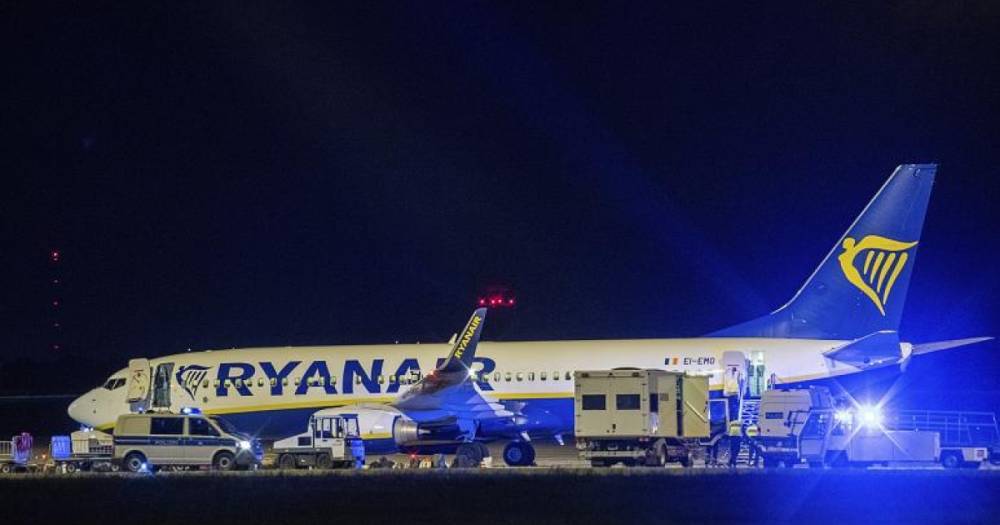 В Германии посадили "заминированный" самолет Ryanair. В отличие от Беларуси это не использовали для политических расправ