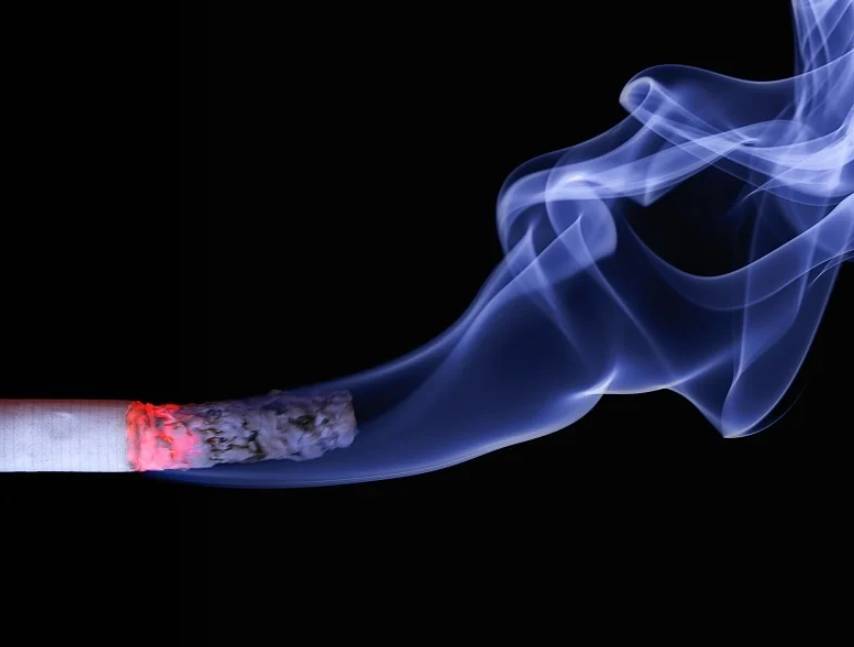 Употребление табака повышает риск заражения коронавирусом