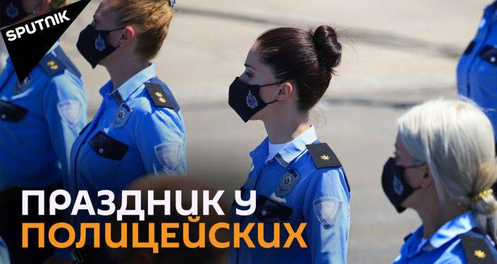 Грузинская полиция отмечает праздник: парад у МВД Грузии - видео