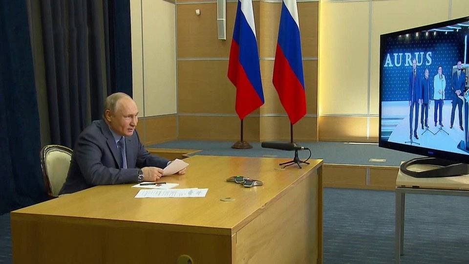 Владимир Путин по видеосвязи принял участие в церемонии открытия завода по выпуску «Ауруса» в Татарстане