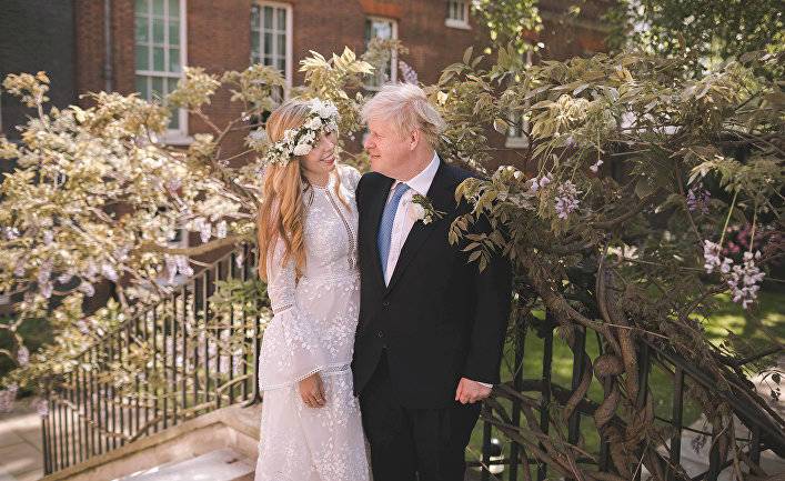 News Thump (Великобритания): Борис Джонсон похвалил новую жену и сказал, что из всех, что у него были, эта — лучшая