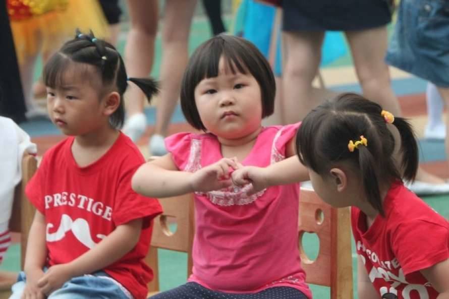 Власти Китая увеличили лимит на детей в семьях граждан