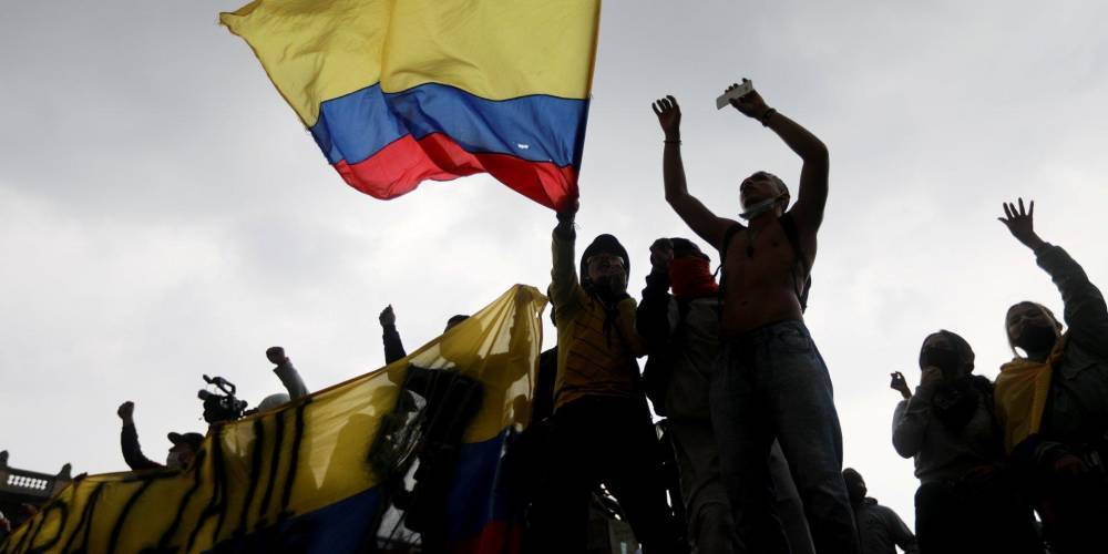 Протесты против налоговой реформы в Колумбии: погибли не менее 17 человек, еще 800 пострадали