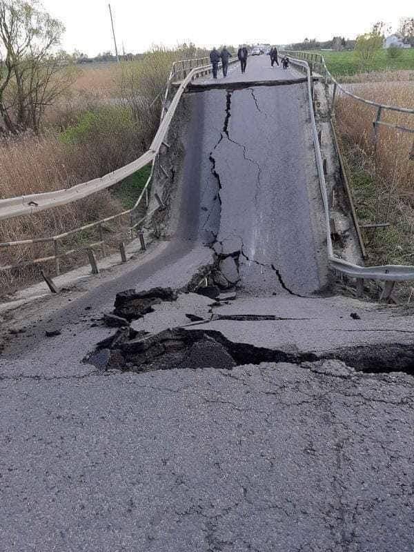 Во Львовской области обрушился автомобильный мост: когда его отремонтируют и схема объезда