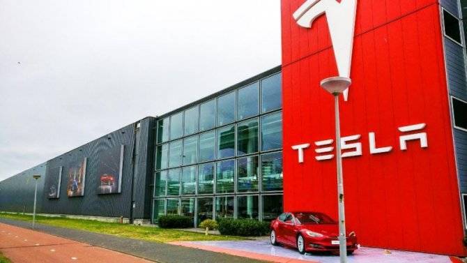Китайские владельцы Tesla жалуются на тормоза