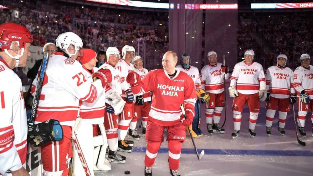 Владимир Путин поздравил спортсменов юбилейной Ночной хоккейной лиги