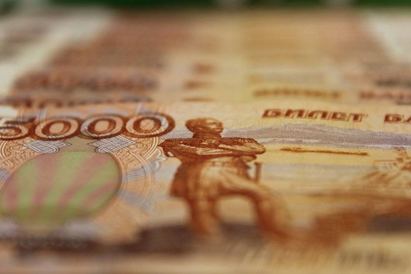В России резко вырос спрос на наличные деньги