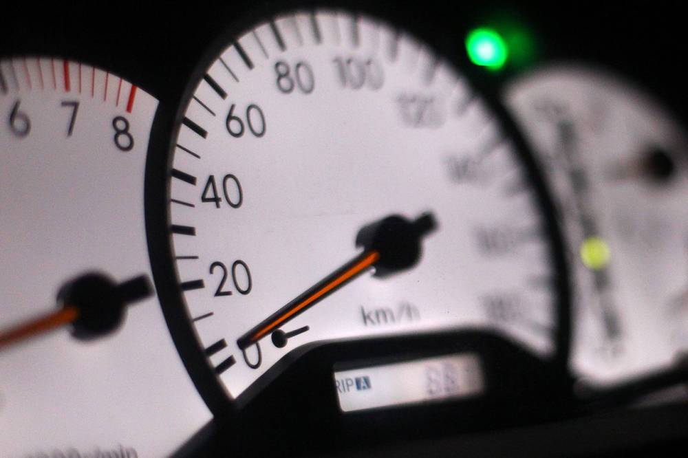 Минтранс и МВД России рассмотрят введение штрафа за превышение скорости на 10 км/ч