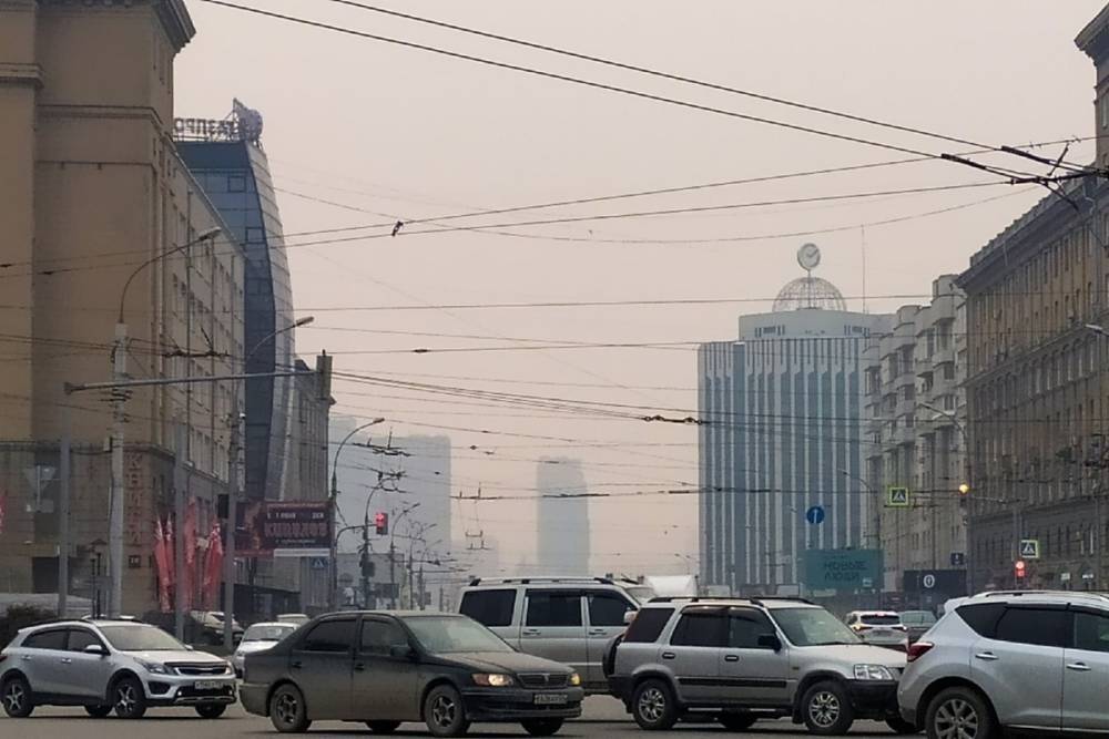 Пробки сковали центр Новосибирска и левобережье утром 5 мая