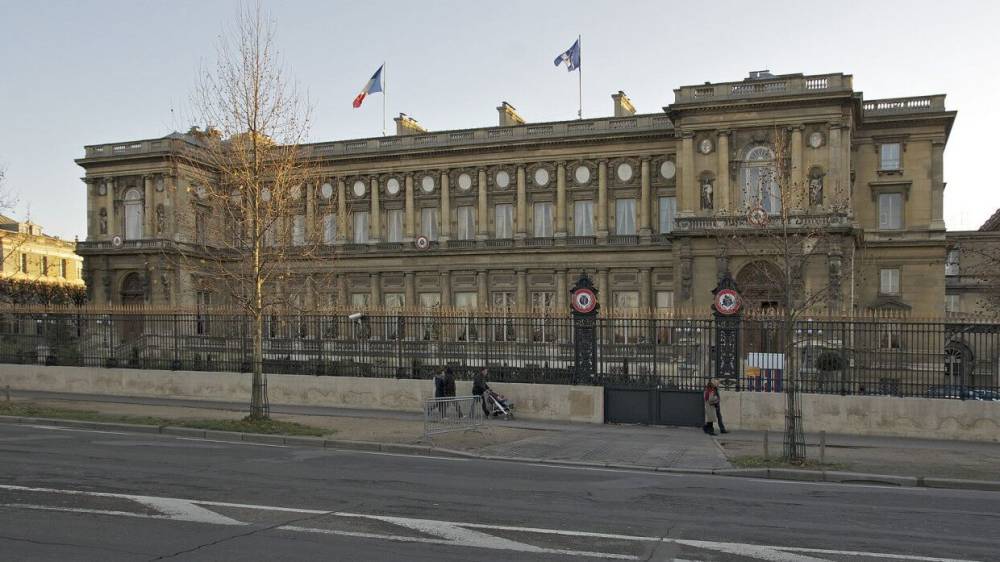 Посольство РФ в Париже назвало демаршем вызов своего дипломата в МИД Франции