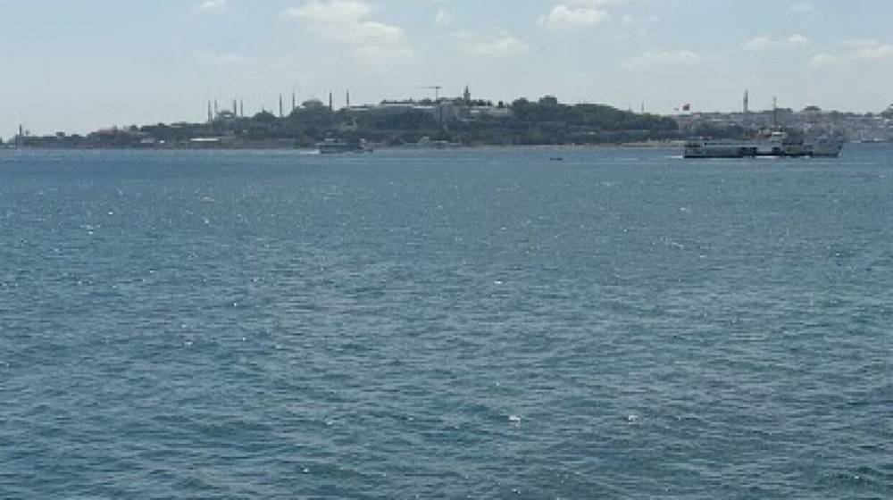 Полиция Турции задержала украинок после голой фотосессии на яхте