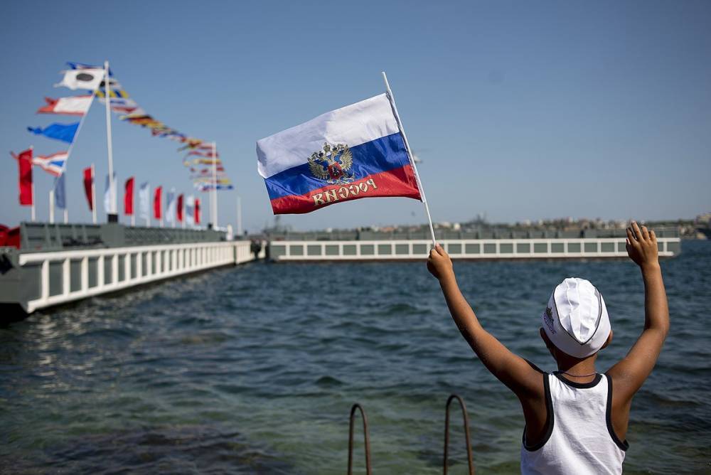 «Россия ведь многое делает» — украинец позвонил в прямой эфир ТВ и пожаловался на сладкую жизнь в Крыму