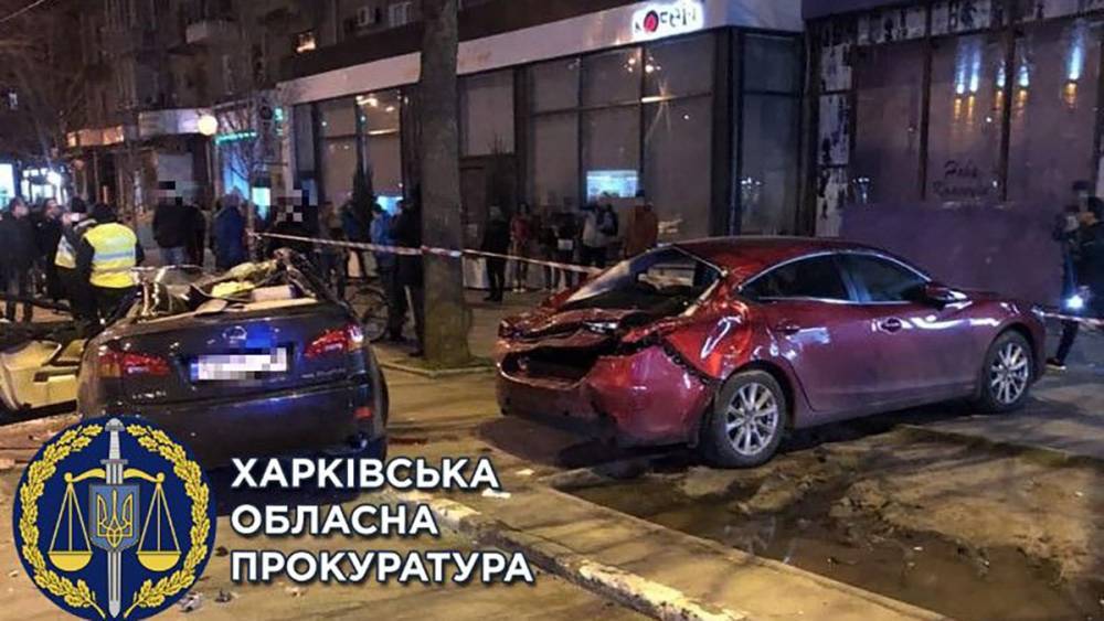 В Харькове Lexus протаранил авто копов и Mazda: двум водителям сообщили о подозрении