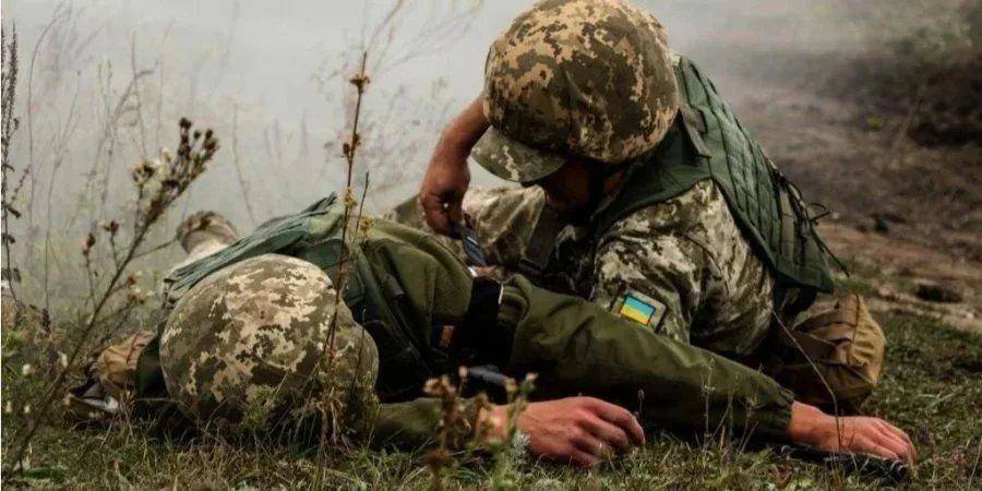 Боевики на Донбассе открыли огонь из гранатометов: ранен украинский военный