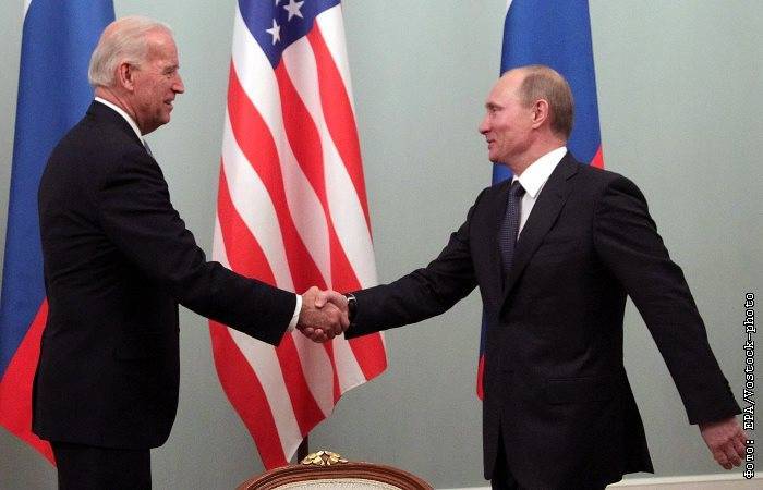 Экс-чиновники из США назвали возможные места встречи Путина и Байдена