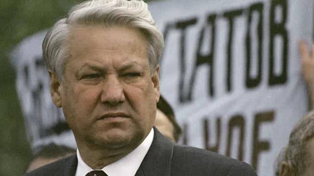 Ельцин отказался присоединять Крым – бывший вице-премьер Михаил Полторанин