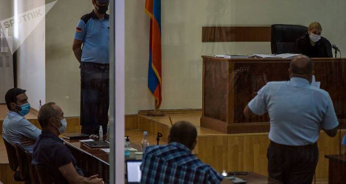 "Пашинян не поручал мириться с Кочаряном"։ перепалка между адвокатами в суде продолжается