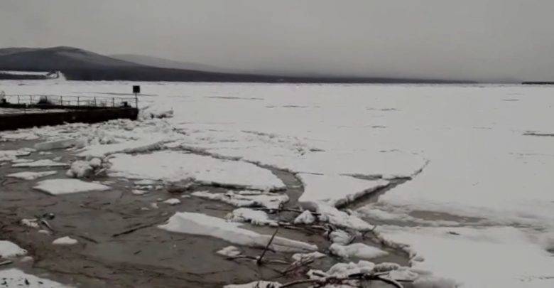 Режим ЧС ввели в селе Хабаровского края из-за ледохода на реке Амур