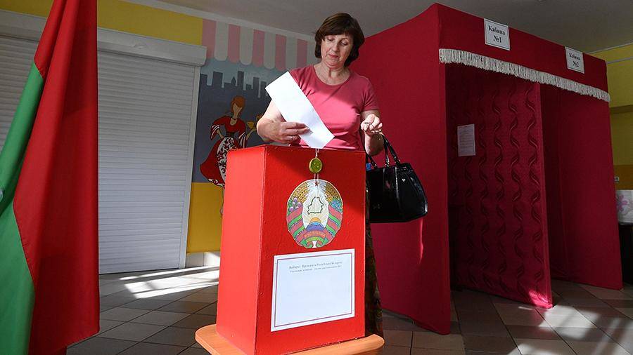 Лукашенко заявил о готовности провести выборы президента одновременно с США