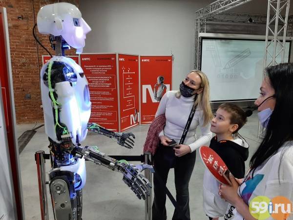 В Чернушке открылась выставка роботов со всего мира