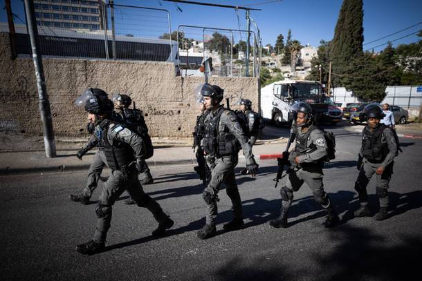 Арабы организовали массовые беспорядки в Старом городе: 17 полицейских ранено