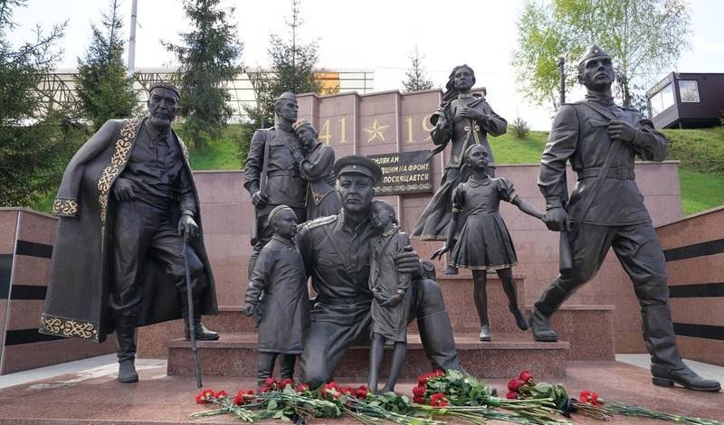 Радий Хабиров рассказал о любимом военном памятнике в Уфе
