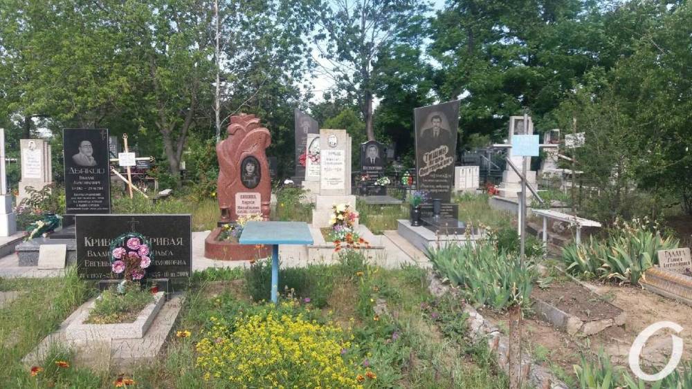 Поминальный день: 9 мая в Одессе ограничат проезд возле кладбищ (схемы)